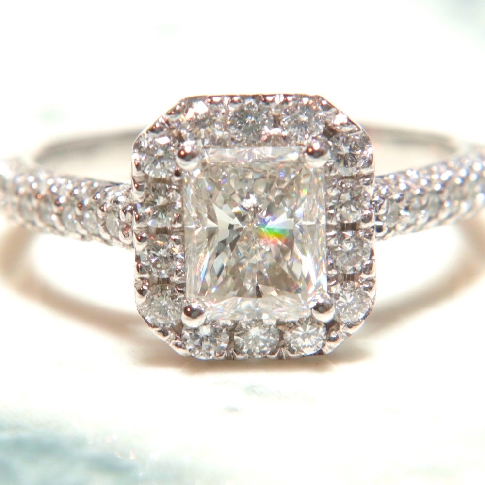 14k Radiant Halo 3D Pave Ring